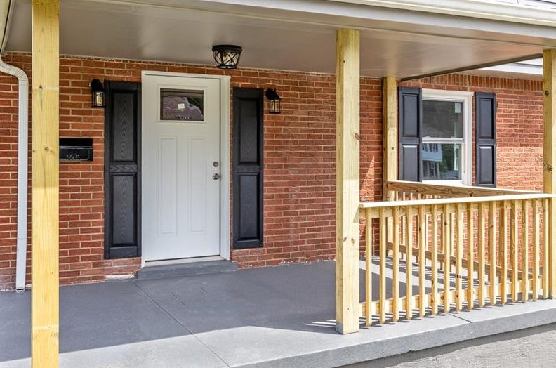 2559 Lightwood Ave, Bethel Park PA  15102-2050 exterior