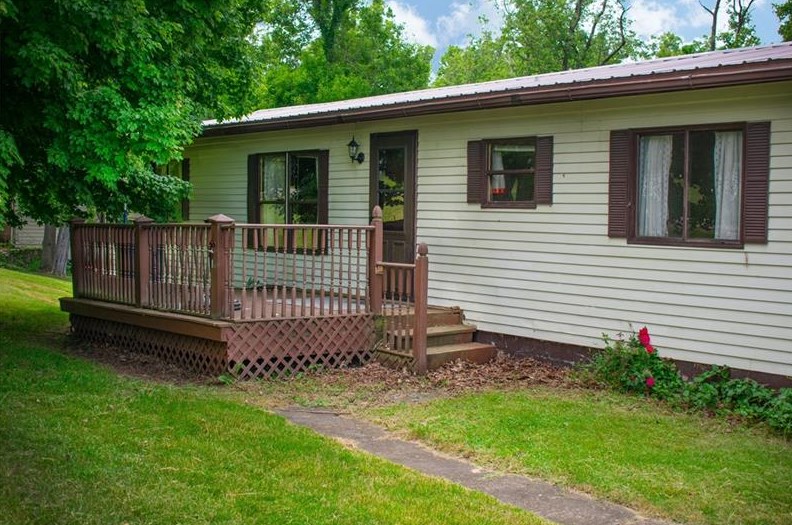 279 Bennington Rd, Hopwood, PA 15445