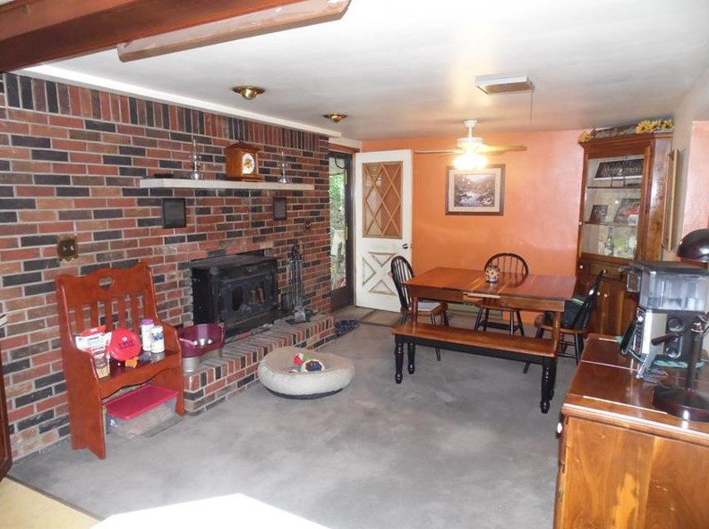 4706 Smithfield St, Mckeesport PA  15135-1216 exterior