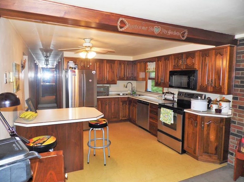 4706 Smithfield St, Mckeesport PA  15135-1216 exterior