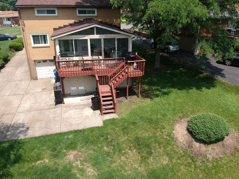 520 Lindsay Rd, Collier Township PA  15106-3710 exterior