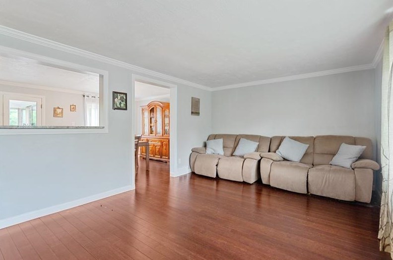 520 Lindsay Rd, Collier Township PA  15106-3710 exterior