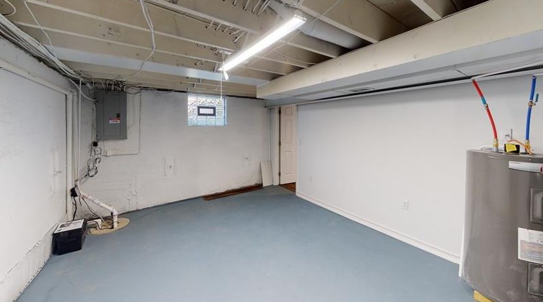 220 Pinewood Dr, Butler PA  16001-2717 exterior