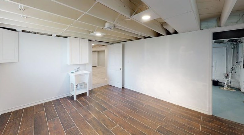 220 Pinewood Dr, Butler PA  16001-2717 exterior