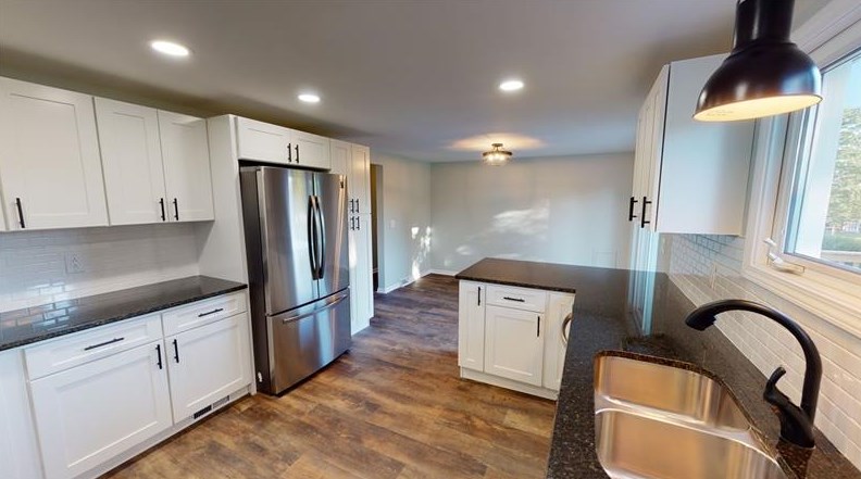 220 Pinewood Dr, Butler PA  16001-2717 exterior