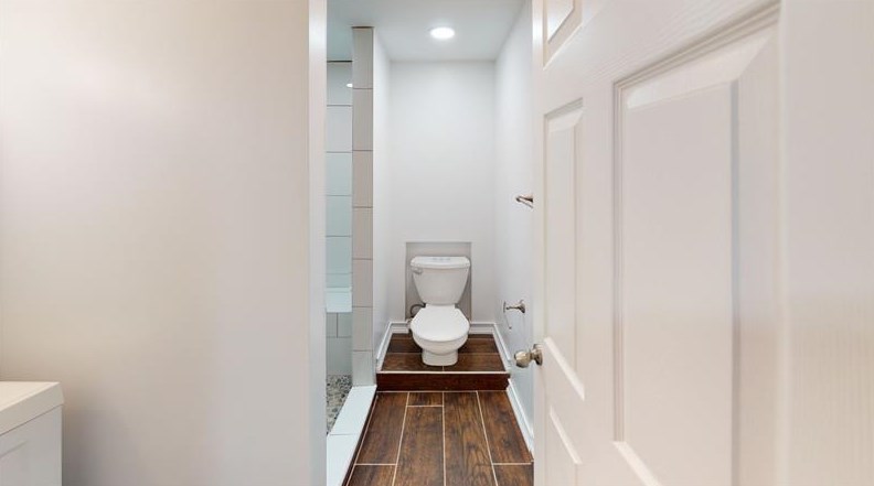 220 Pinewood Dr, Butler PA  16001-2717 exterior