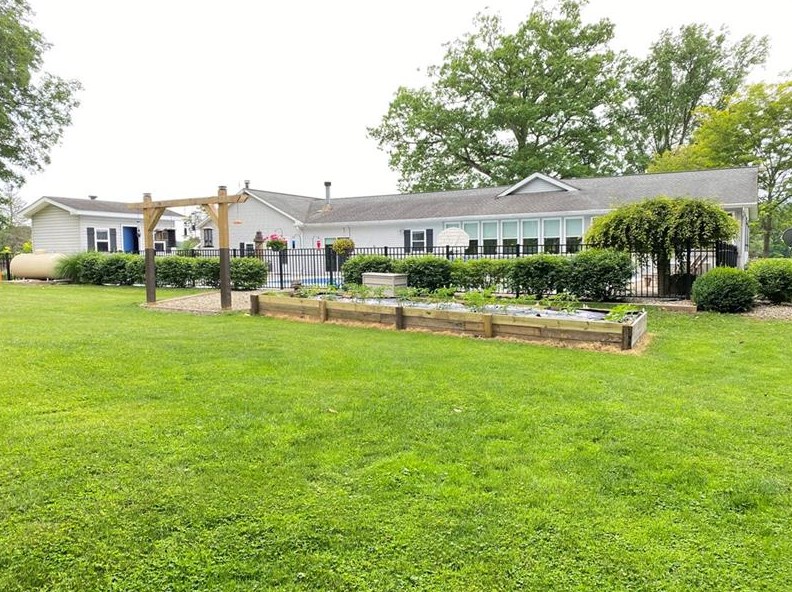 71 Quarry Hill Rd, Greenville, PA 16125