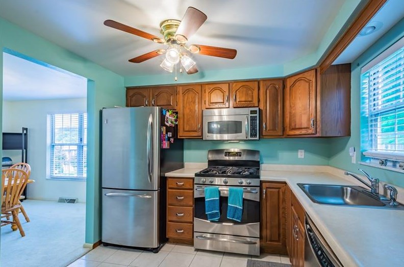 245 Heather Dr, Monroeville PA  15146-1747 exterior