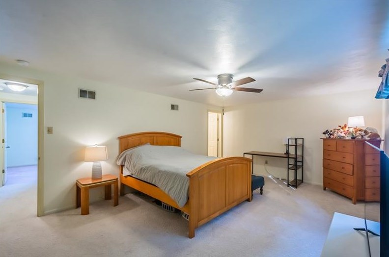 245 Heather Dr, Monroeville PA  15146-1747 exterior