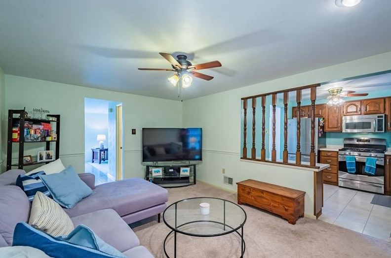 245 Heather Dr, Monroeville PA  15146-1747 exterior