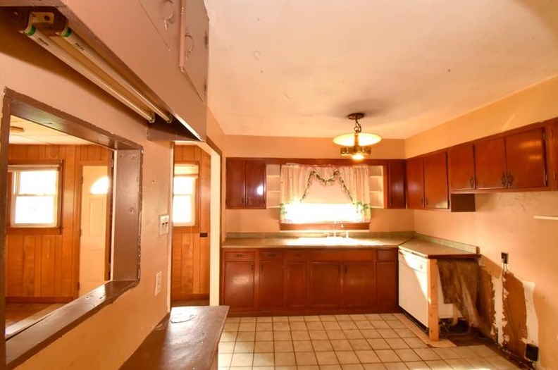 933 Sycamore St, Washington PA  15301-1851 exterior