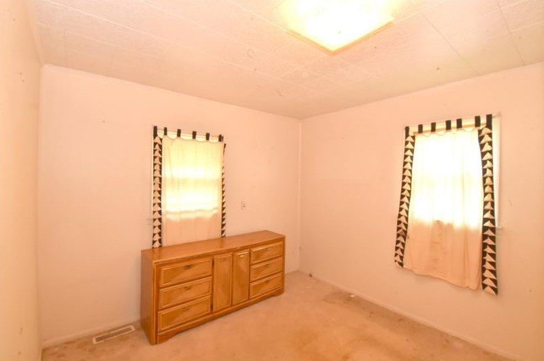 933 Sycamore St, Washington PA  15301-1851 exterior