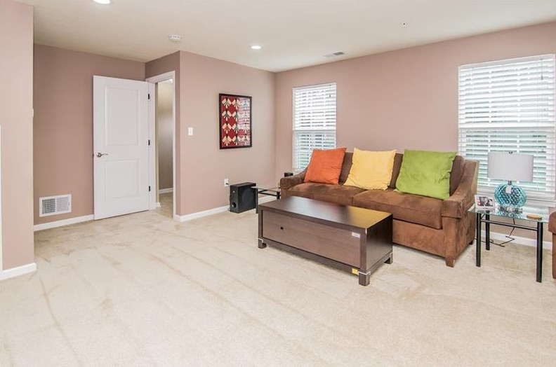 504 Pointe View Dr, Seven Fields PA  16046-8906 exterior