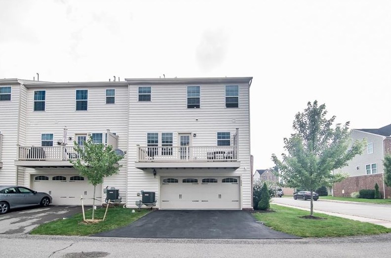 504 Pointe View Dr, Seven Fields PA  16046-8906 exterior