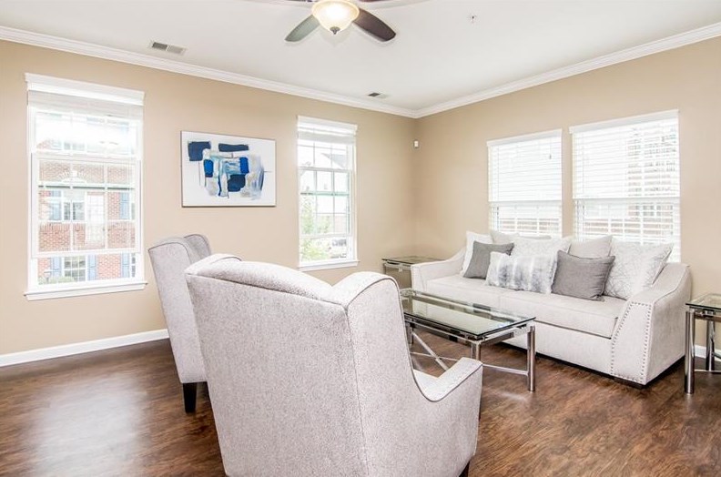 504 Pointe View Dr, Seven Fields PA  16046-8906 exterior