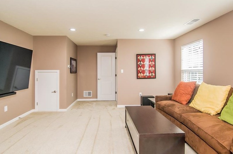 504 Pointe View Dr, Seven Fields PA  16046-8906 exterior