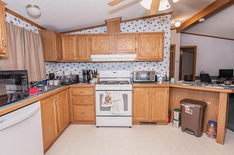 100 Holly St, Indiana PA  15701-8479 exterior