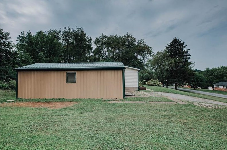 100 Holly St, Indiana PA  15701-8479 exterior