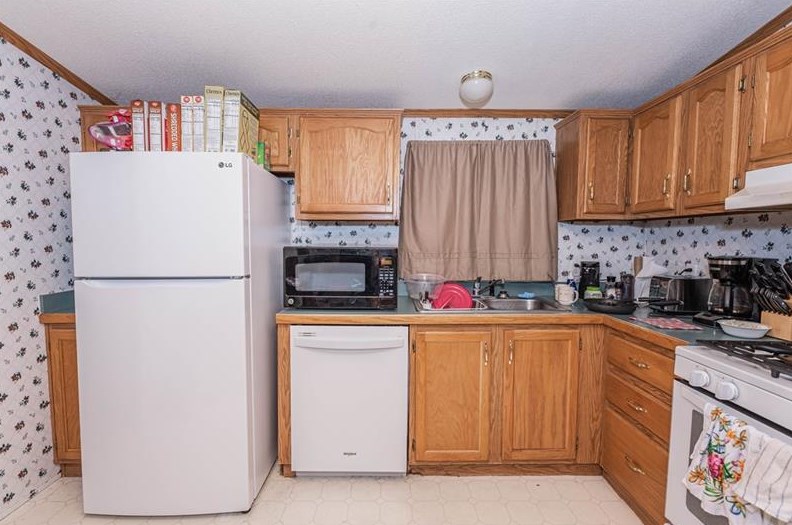 100 Holly St, Indiana PA  15701-8479 exterior