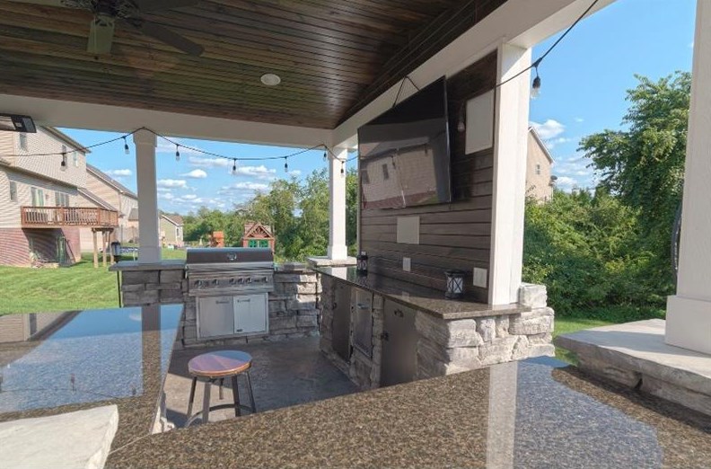2016 Stone Bridge Ct, Harrison City PA  15636-1268 exterior
