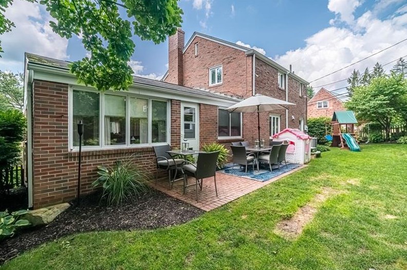 1808 Vollmer Dr, Glenshaw, PA 15116