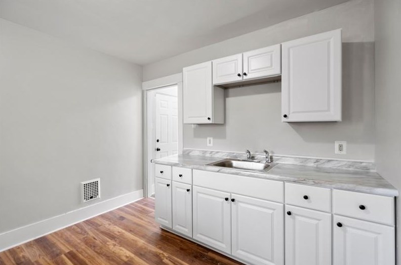 411 Franklin St, East Pgh, PA 15112