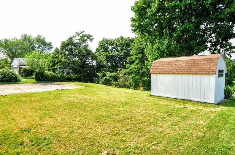 1516 Gilmore Dr, Jefferson Hills, PA 15025