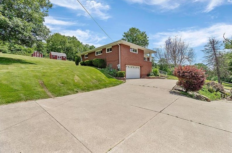 1260 Henderson Ave, Washington PA  15301-6059 exterior