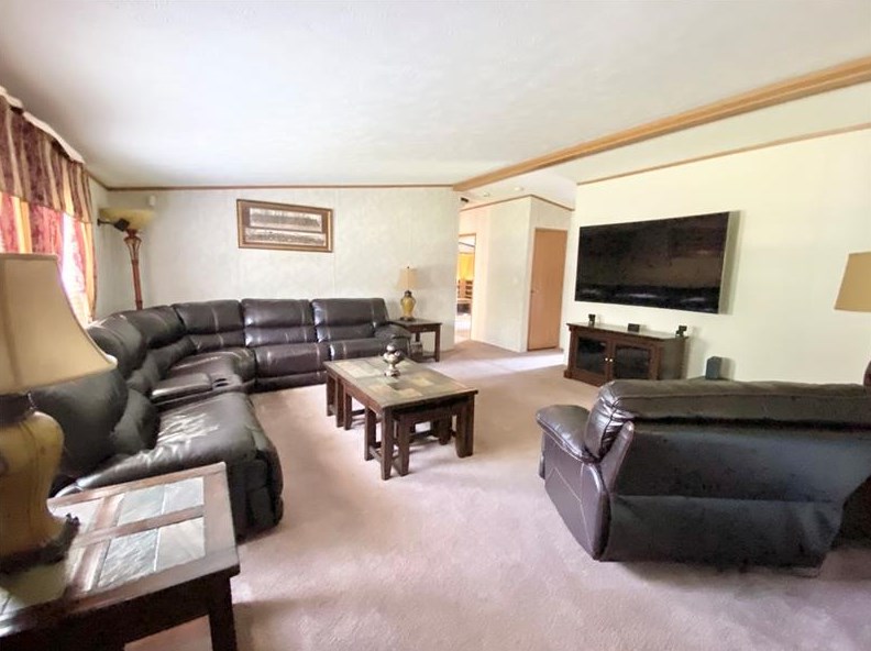 714 Shenango Stop Rd, New Castle PA  16101-6334 exterior