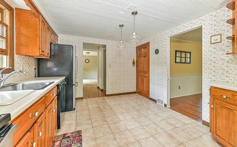 4304 Winchester Dr, Allison Park PA  15101-2199 exterior