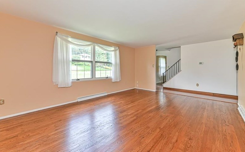 4304 Winchester Dr, Allison Park PA  15101-2199 exterior