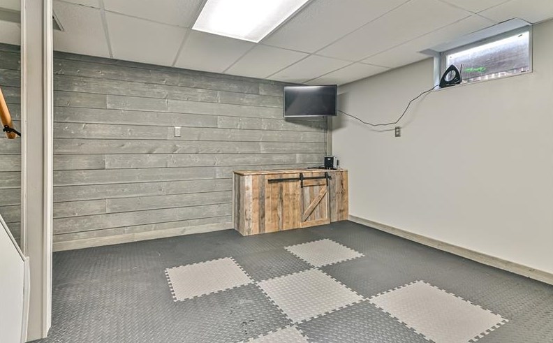 4304 Winchester Dr, Allison Park PA  15101-2199 exterior