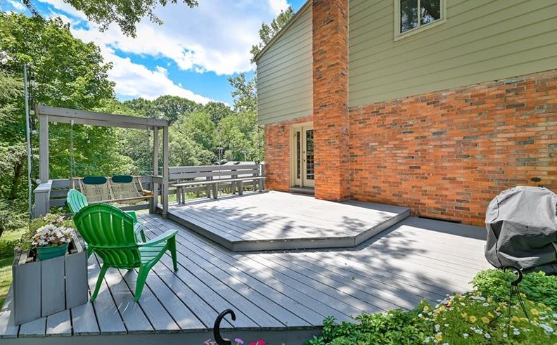 4304 Winchester Dr, Allison Park PA  15101-2199 exterior