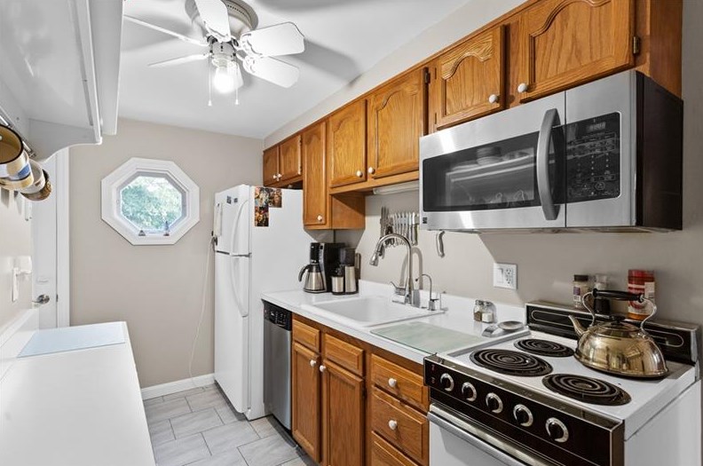 1812 6th St, Beaver Falls PA  15010-2923 exterior