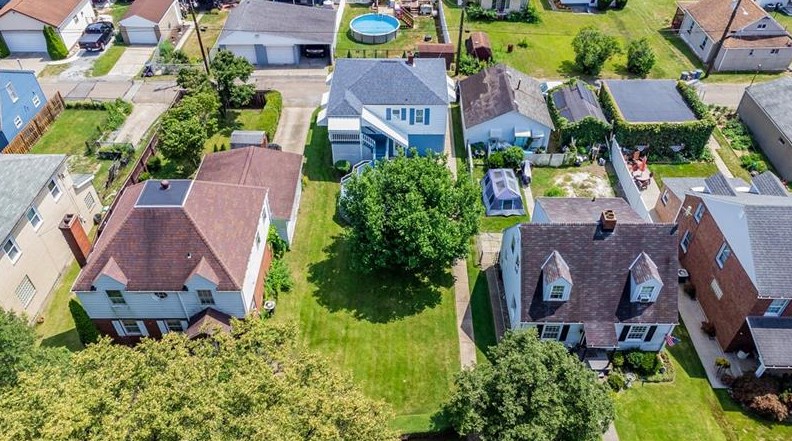 1132 Pacific Ave, Brackenridge PA  15014-1207 exterior