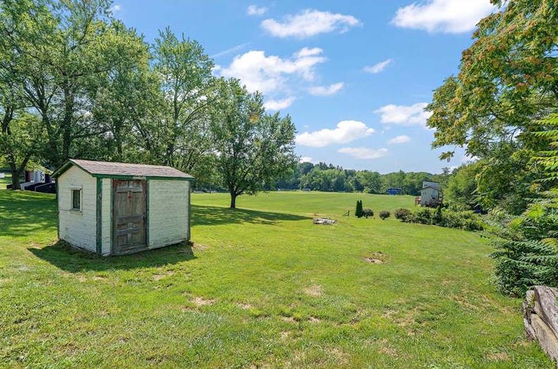 824 Herman Rd, Butler PA 16002-9143 exterior