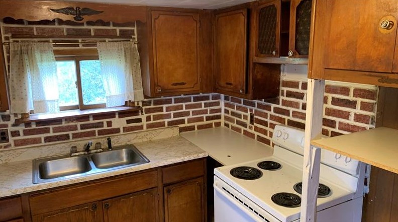 266 Sunny Ln, Hunker PA  15639-9717 exterior