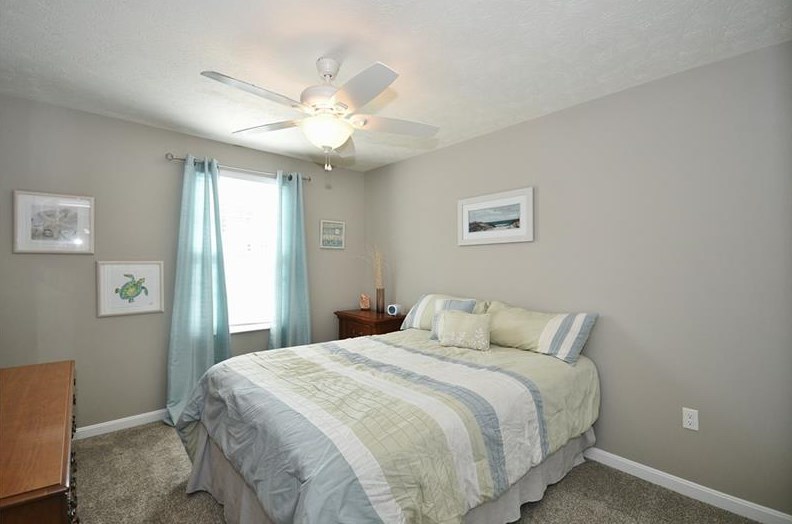 305 Everest Cir, Houston PA  15342 exterior