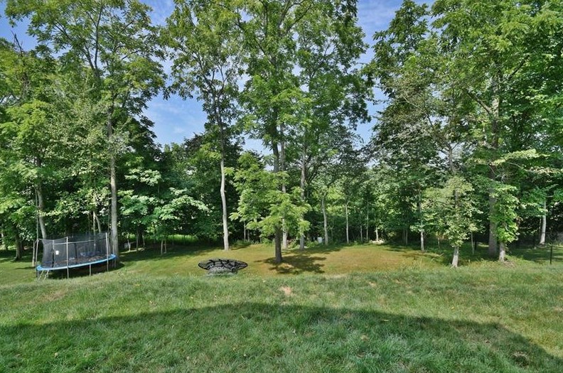 305 Everest Cir, Houston PA  15342 exterior