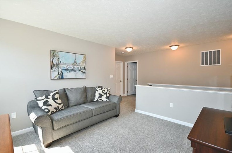 305 Everest Cir, Houston PA  15342 exterior