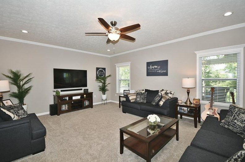 305 Everest Cir, Houston PA  15342 exterior