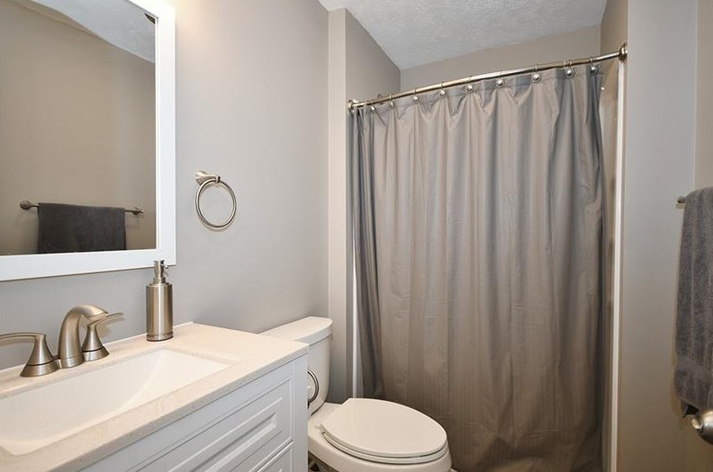 305 Everest Cir, Houston PA  15342 exterior