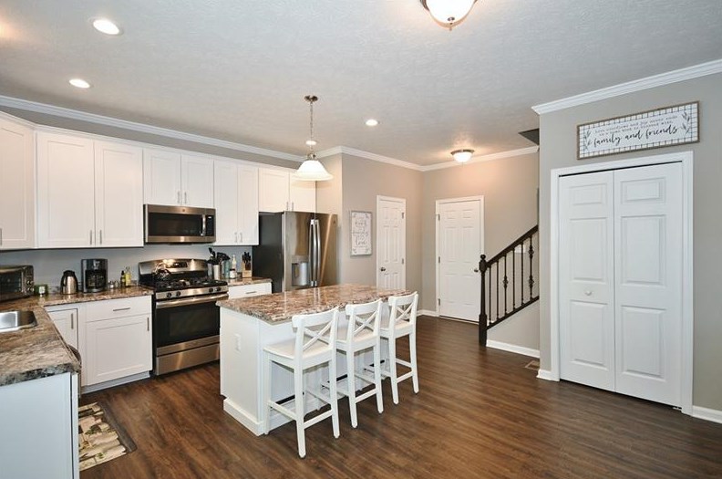 305 Everest Cir, Houston PA  15342 exterior