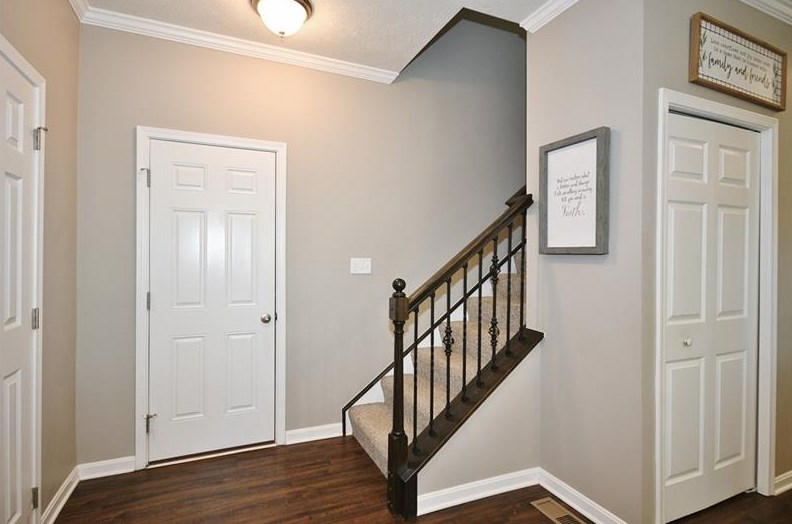 305 Everest Cir, Houston PA  15342 exterior