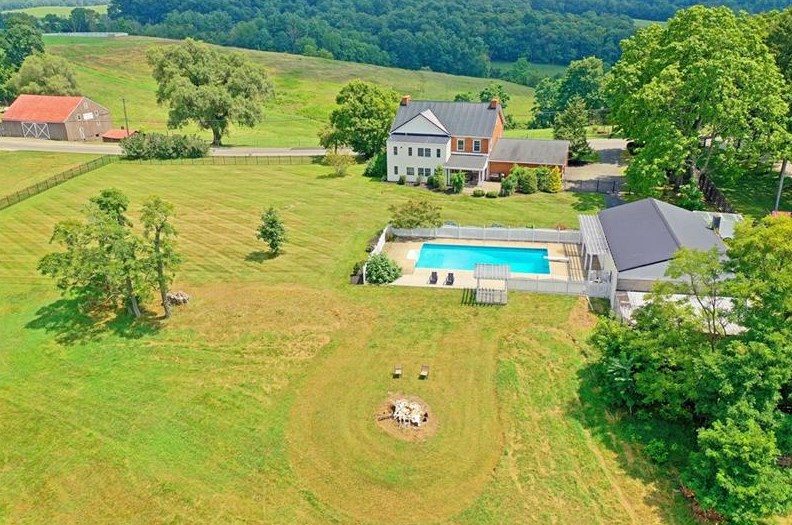 335 Old Hickory Rdg Rd, Washington PA 15301-8665 exterior