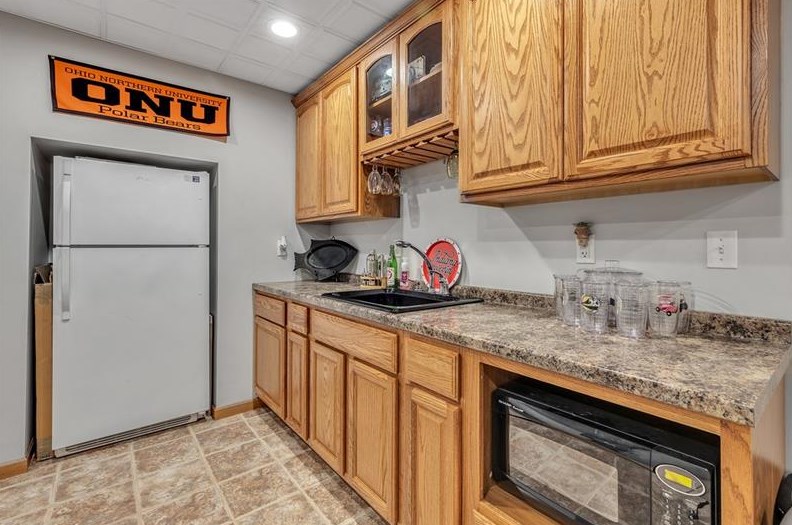115 Hemlock Way, Ellwood City PA  16117-5529 exterior