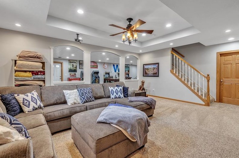 115 Hemlock Way, Ellwood City PA  16117-5529 exterior