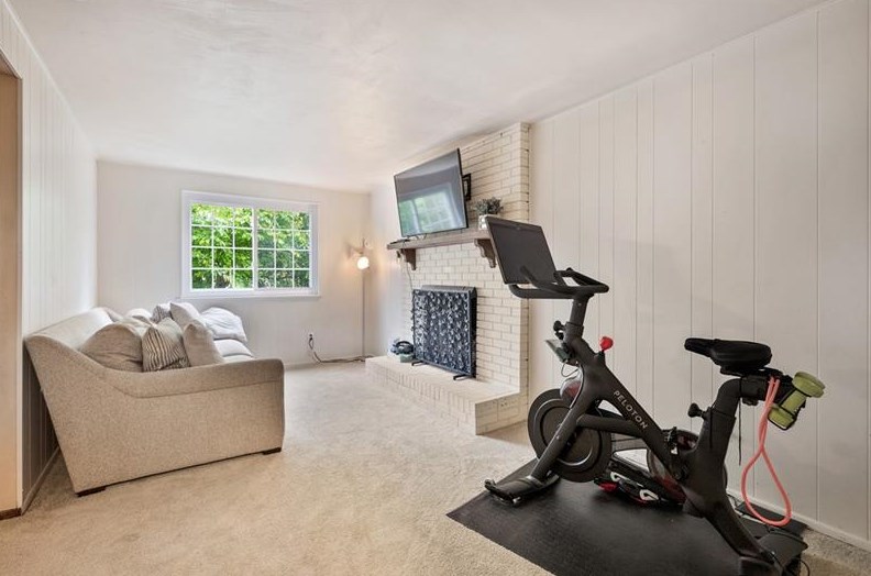 420 Franklin Heights Dr, Monroeville PA  15146-1036 exterior