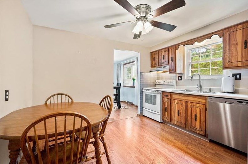 420 Franklin Heights Dr, Monroeville PA  15146-1036 exterior