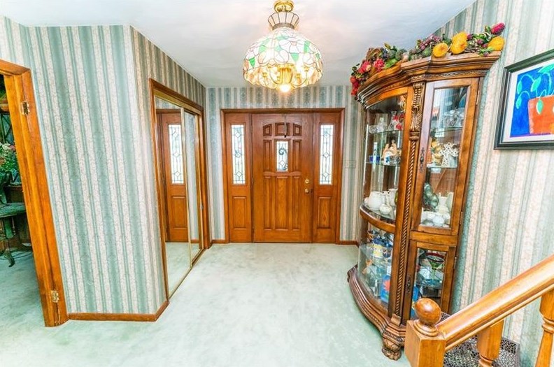 10 Valley Rd, Indiana PA  15701-3624 exterior